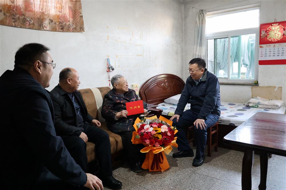 殷殷關(guān)懷 情暖新春！ 濟南產(chǎn)發(fā)集團走訪慰問離退休老干部